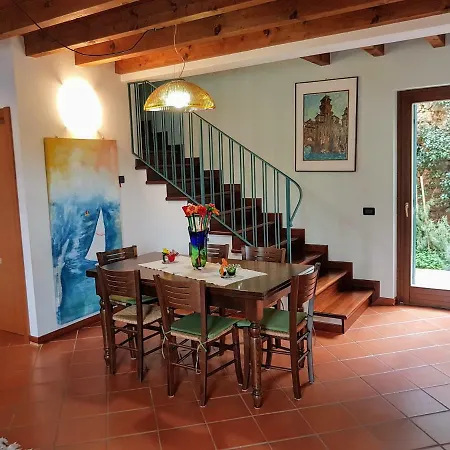 Casa Pina Nyaraló Castelletto di Brenzone